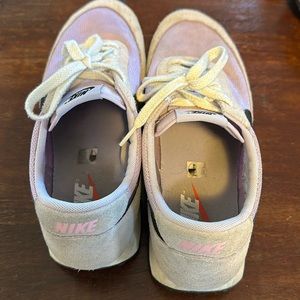 Nike Men’s Daybreak Lavender Mist